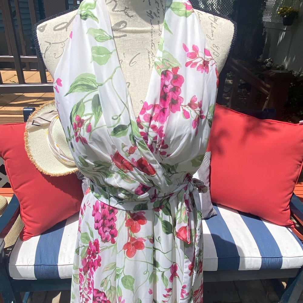 Dress - Picture 2 of 5